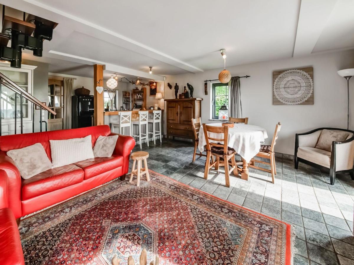 Tranquil Holiday Home In Mont With Bubble Bath Bagian luar foto
