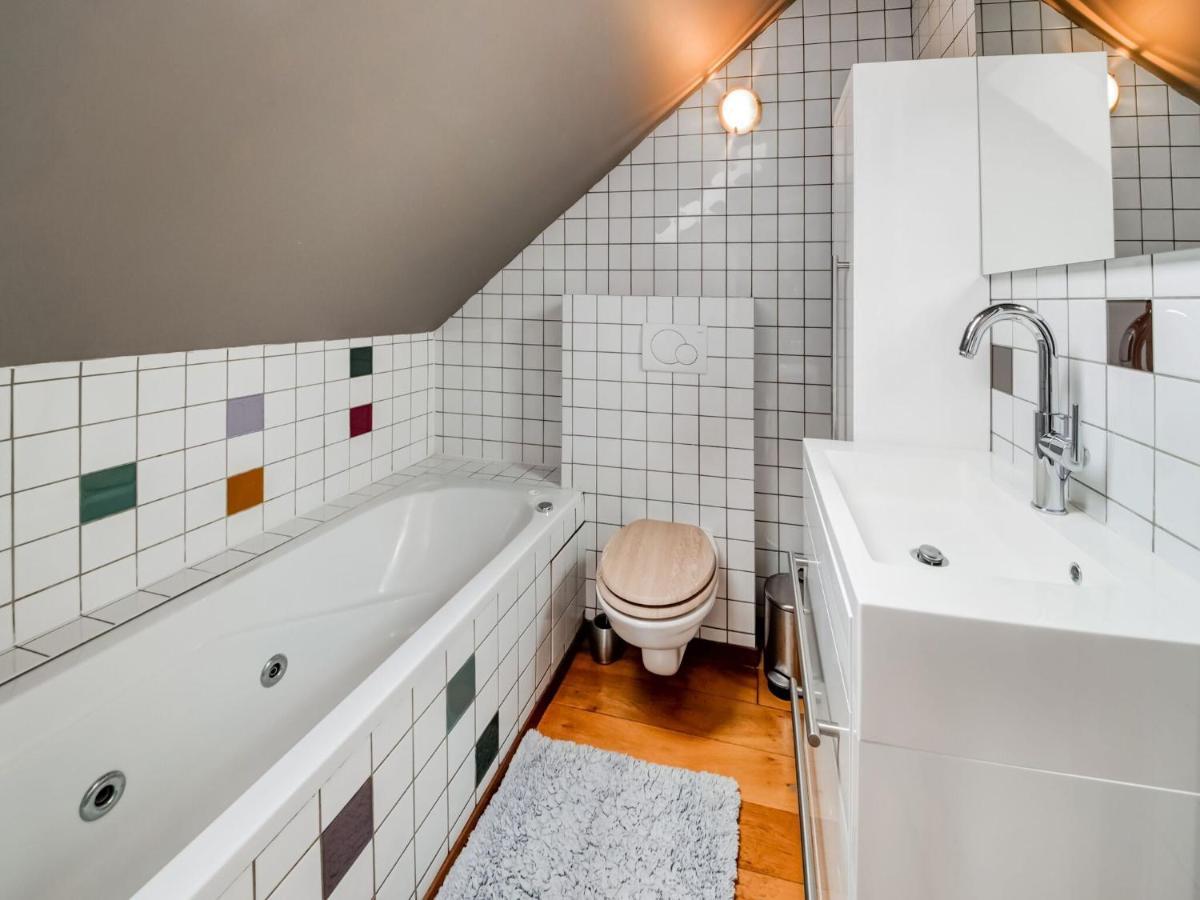 Tranquil Holiday Home In Mont With Bubble Bath Bagian luar foto