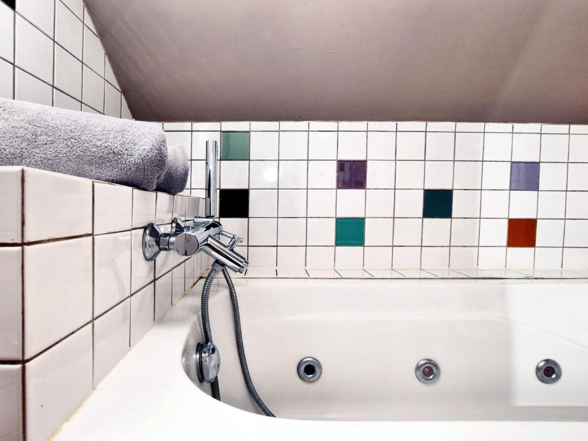 Tranquil Holiday Home In Mont With Bubble Bath Bagian luar foto